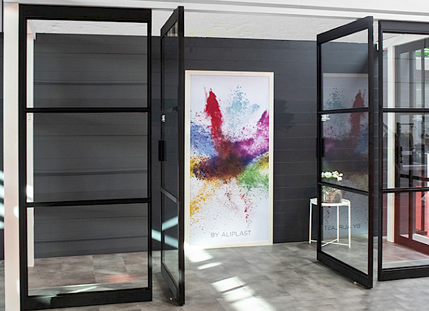 taatsdeur-aluminium-zwart-modern