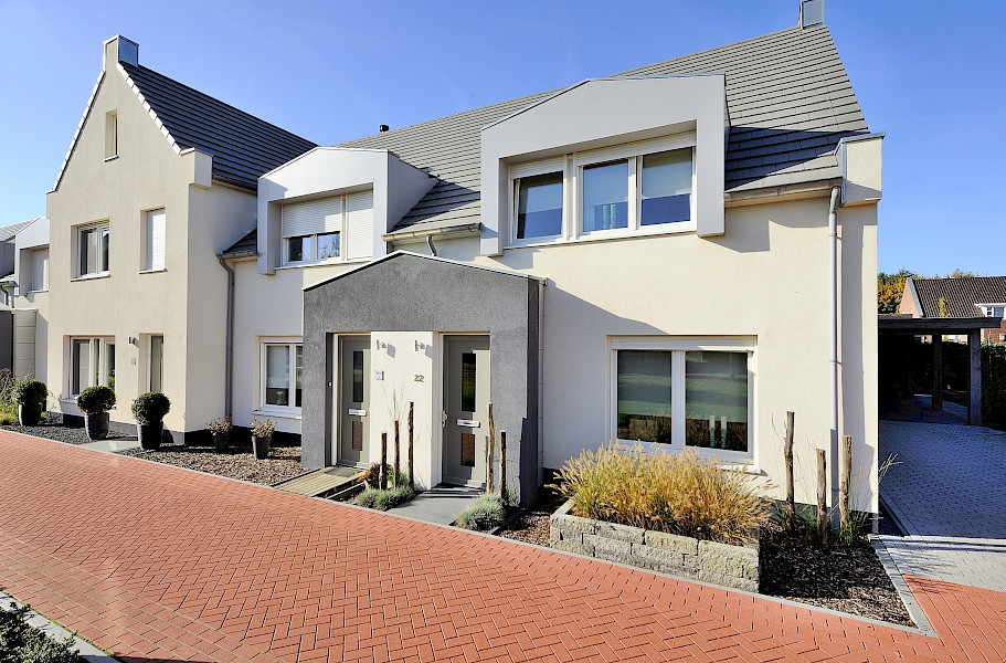 16 nieuwbouw woningen met Zendow Royal kunststof kozijnen in Beringe