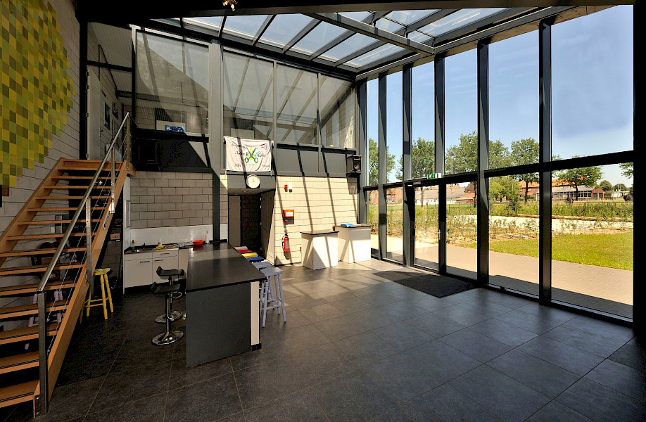 Aluminium kozijnen en vliesgevels voor Multifunctioneel Centrum de Metten