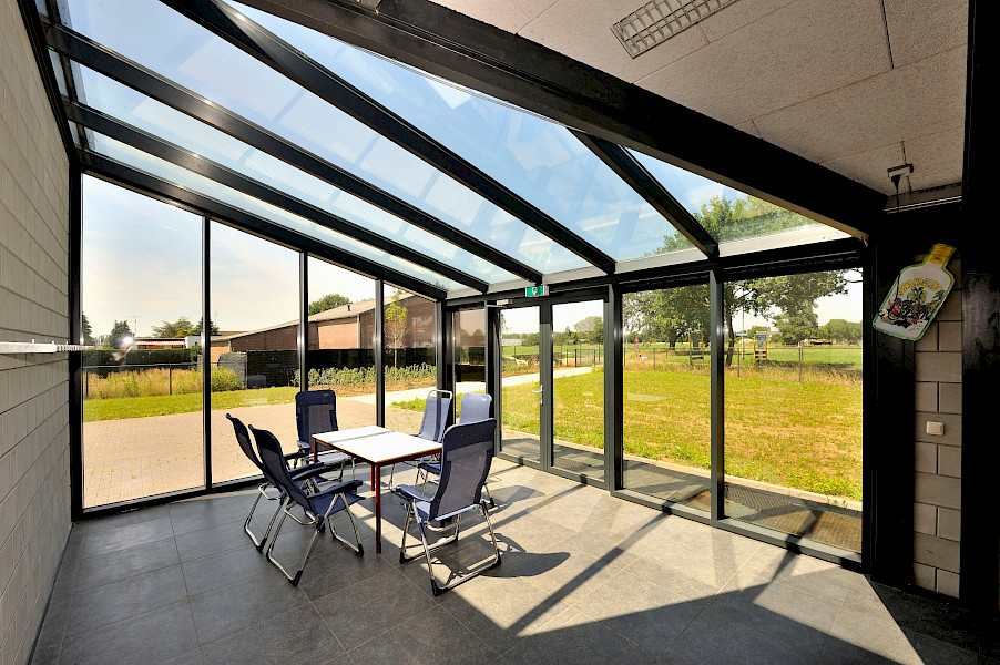 Aluminium kozijnen en vliesgevels voor Multifunctioneel Centrum de Metten