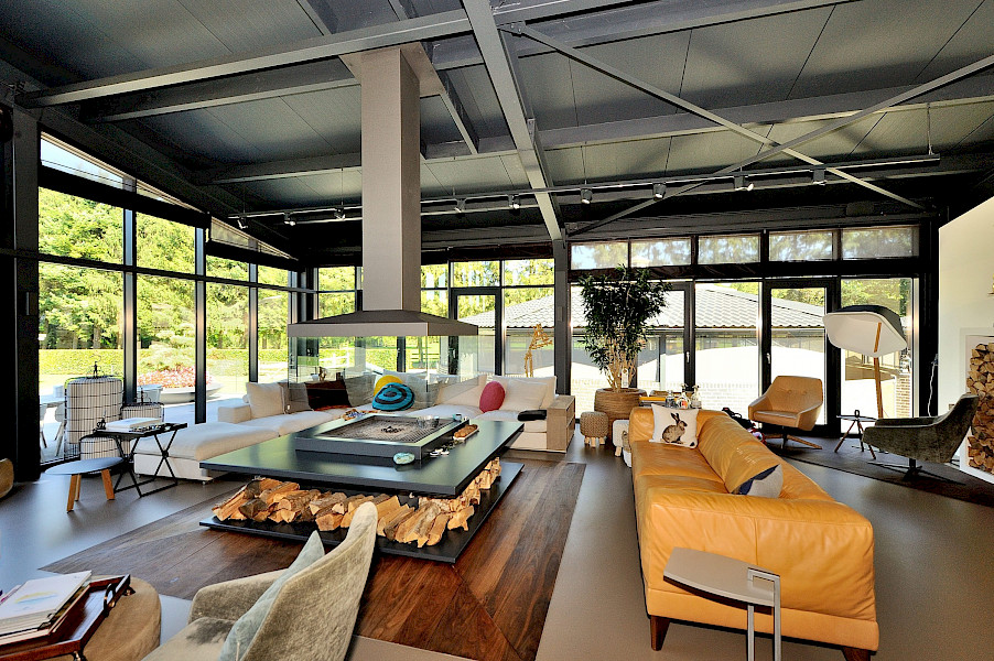 Aluminium kozijnen en vliesgevels voor renovatie van Paardenhouderij Carpe Diem in Baarlo