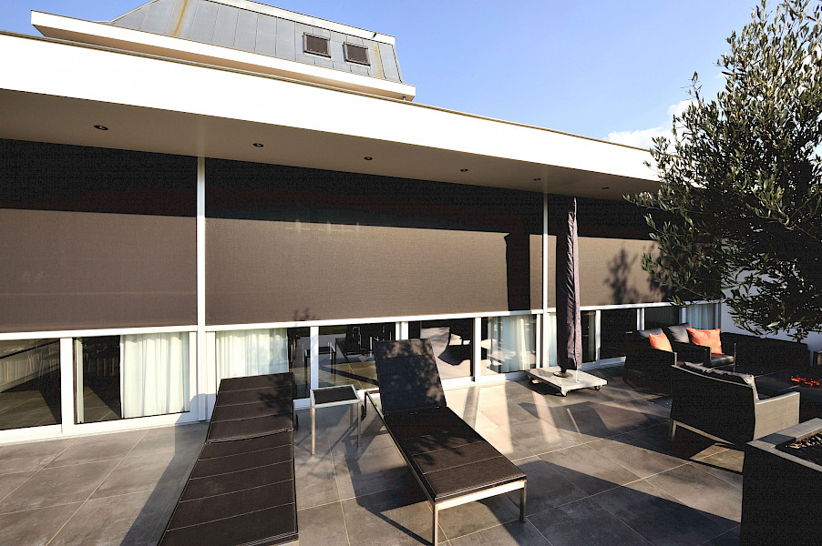 Bruine screens, strakke afwerking