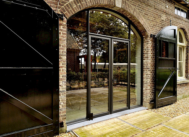 1.  Kozijn op maat bestellen – Maak een afspraak met onze specialist 