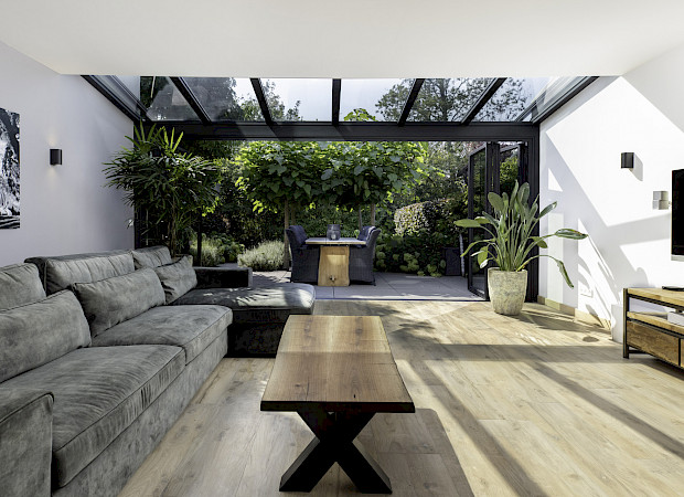 Glazen vouwwanden veranda of serre