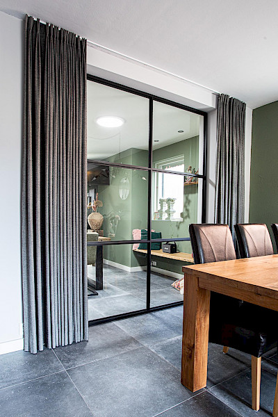 Ontdek de wereld van Steellook deuren en wanden.