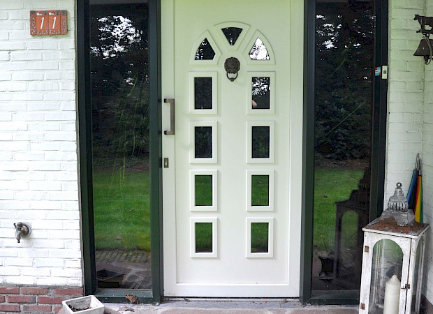 landelijke-voordeur-met-glas-venlo