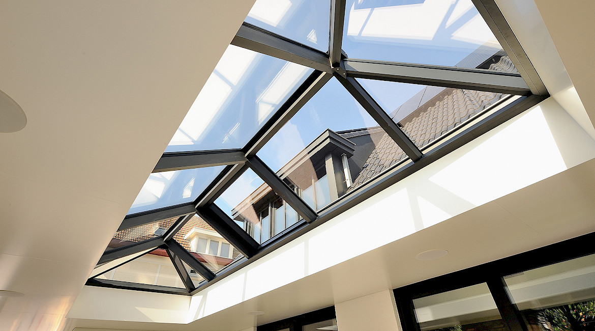 overkapping aan huis met lichtstraat