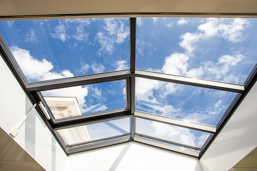 Overkapping aan huis met lichtstraat