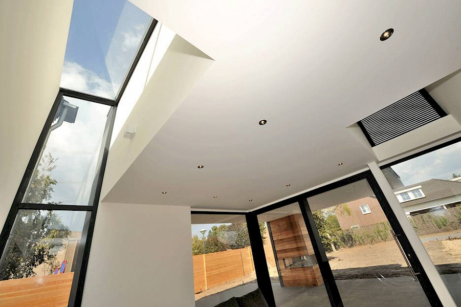 Overkapping aan huis met lichtstraat