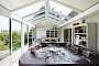 Aanbouw of uitbouw met glazen dak
