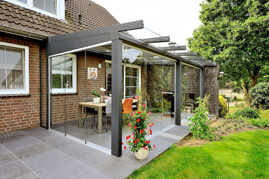 Geniet van je tuin deze zomer met een overkapping
