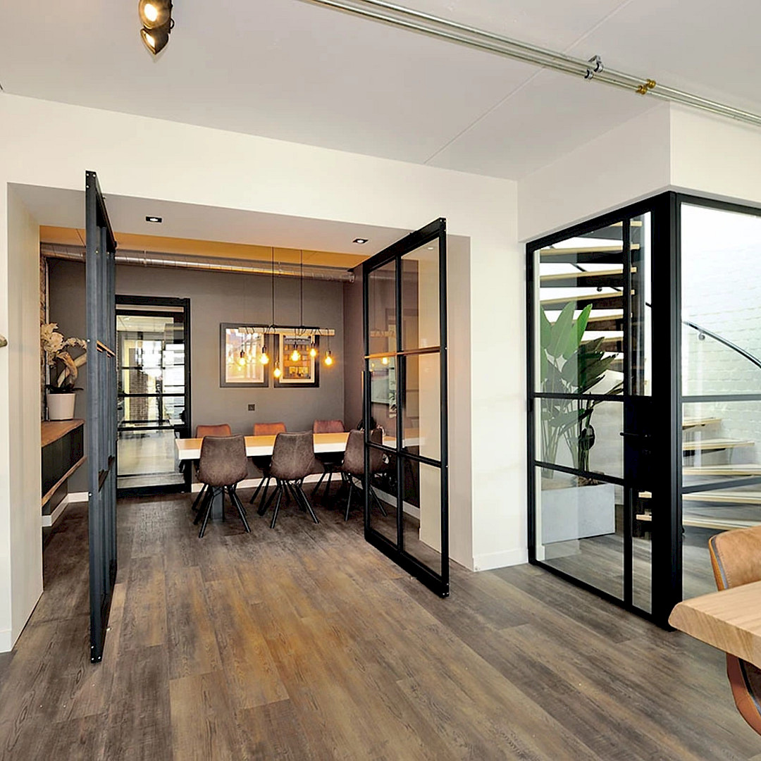 steellook binnendeuren interieur woning stalen zwarte deuren op maat