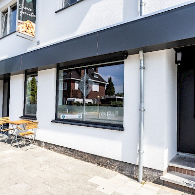 Nieuwe aluminium kozijnen en schuifdeur Cafetaria van Lier