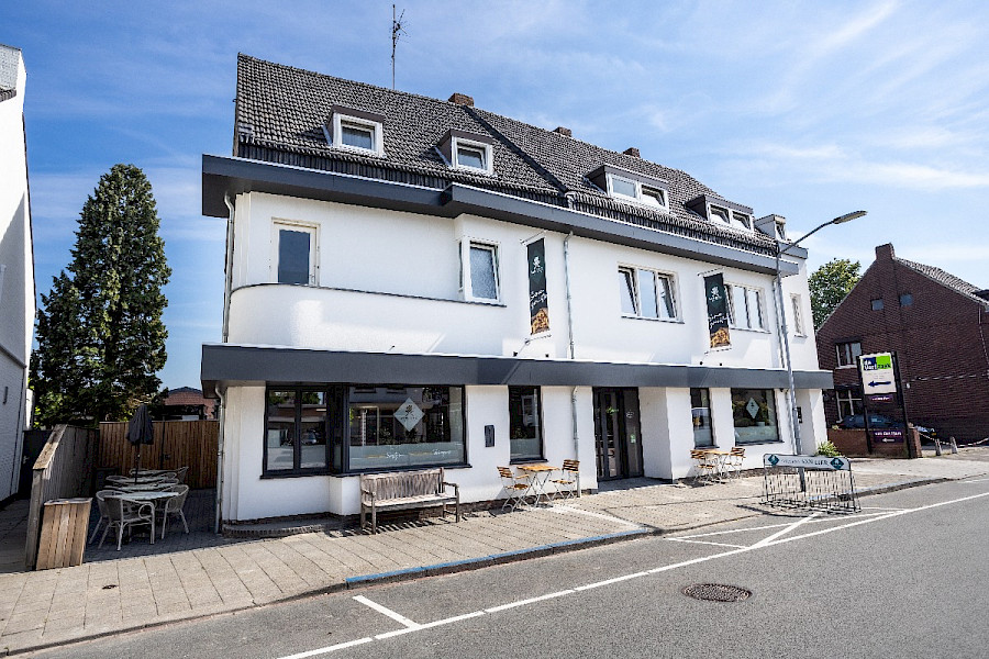 Nieuwe aluminium kozijnen en schuifdeur Cafetaria van Lier