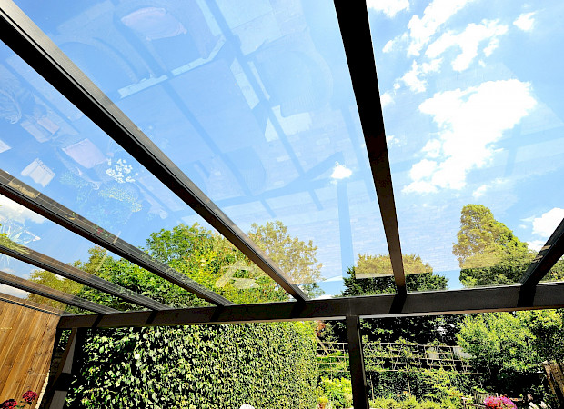 Glazen terrasoverkapping