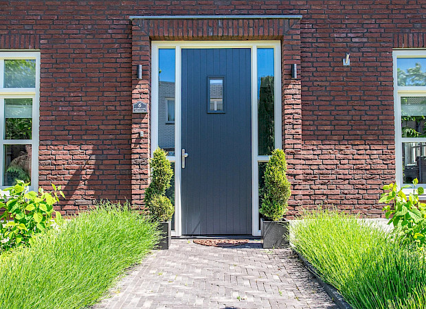 aluminium_voordeur_modern_antraciet_venlo-min