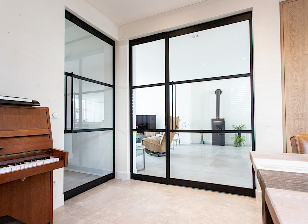 Steel look deur op maat laten maken