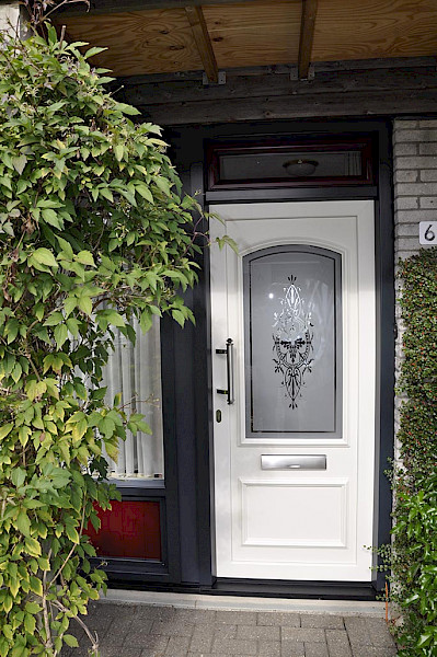 Moderne houten voordeur