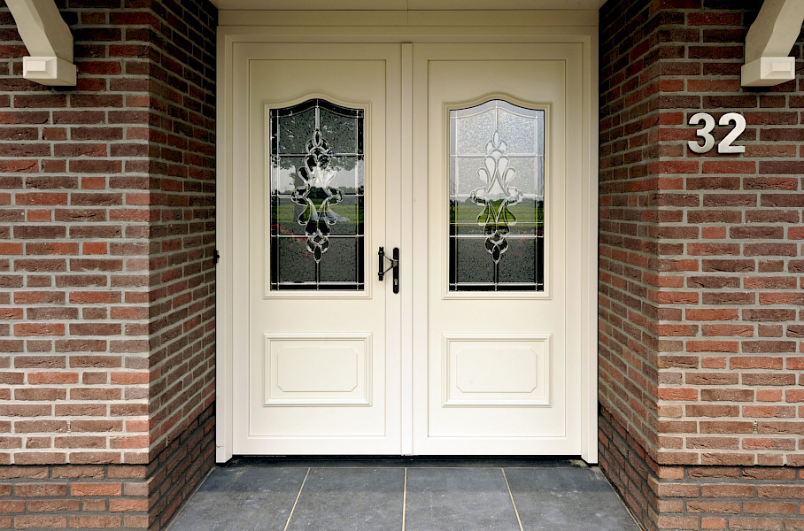 Moderne houten voordeur