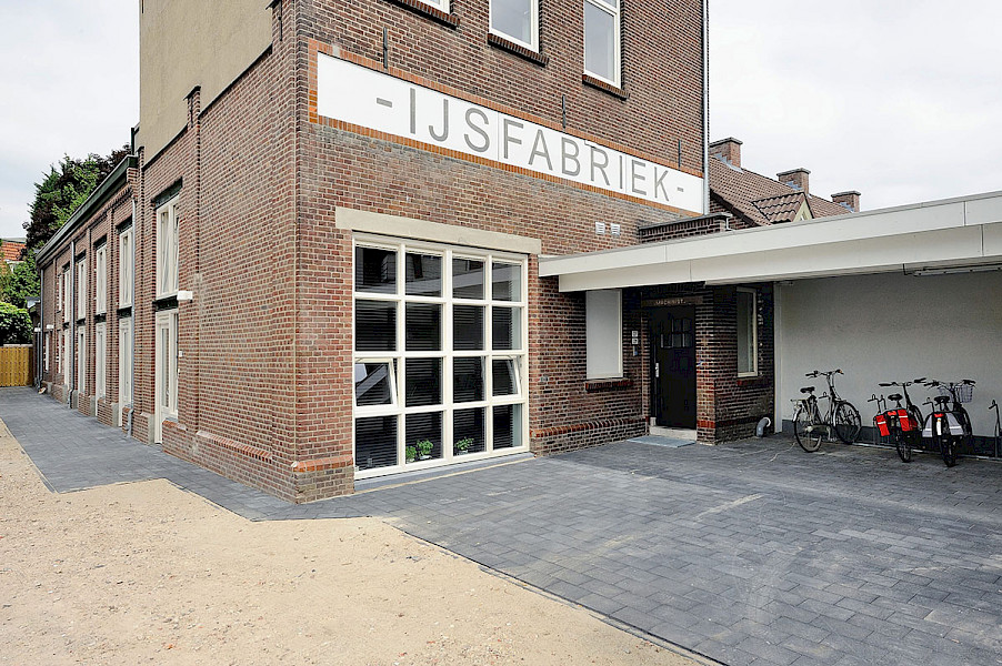 kozijnen vervangen voor kunststof kozijnen zakelijke bedrijf ijsfabriek