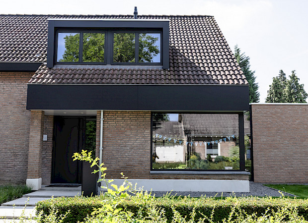 2. Zwart