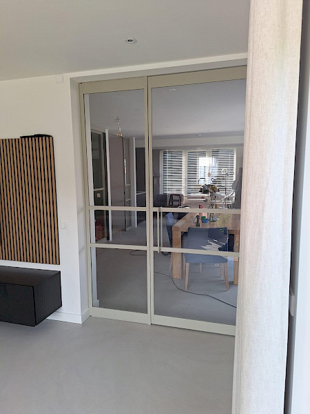 Kamerdeur met glas