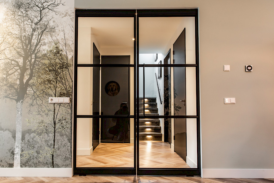 Kamerdeur met glas