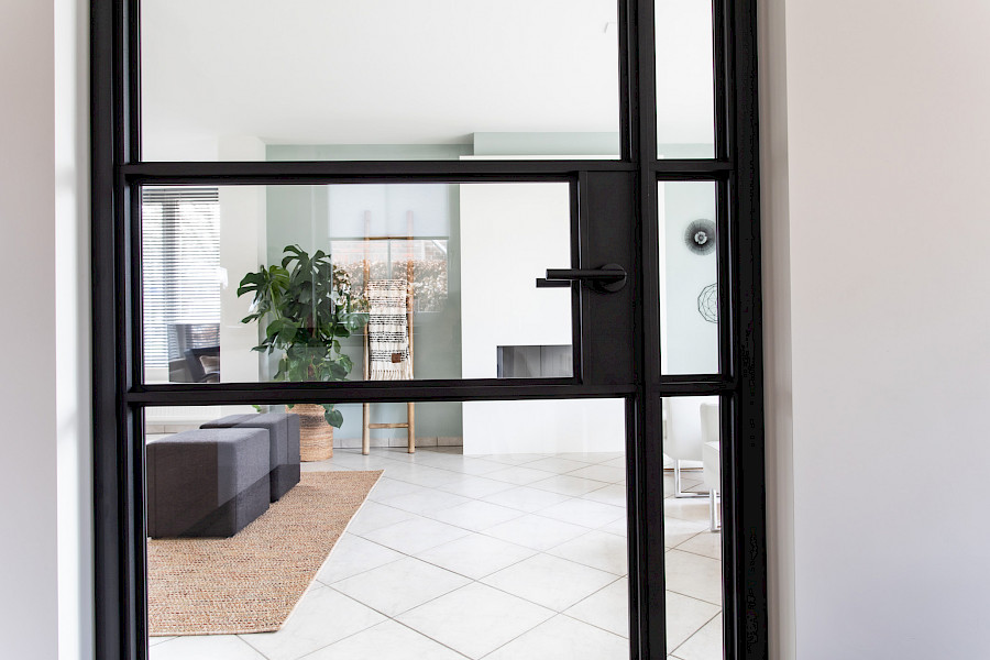 Kamerdeur met glas