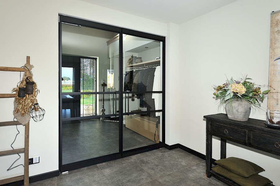 Kamerdeur met glas