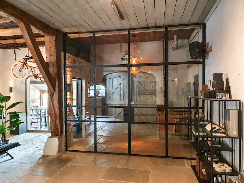 Kamerdeur met glas