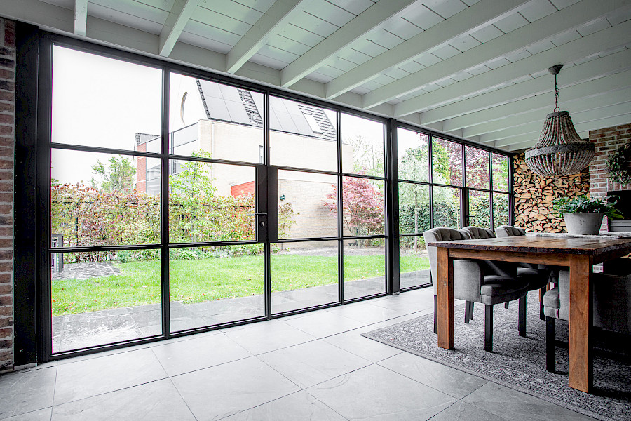 Kamerdeur met glas