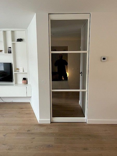 Kamerdeur met glas